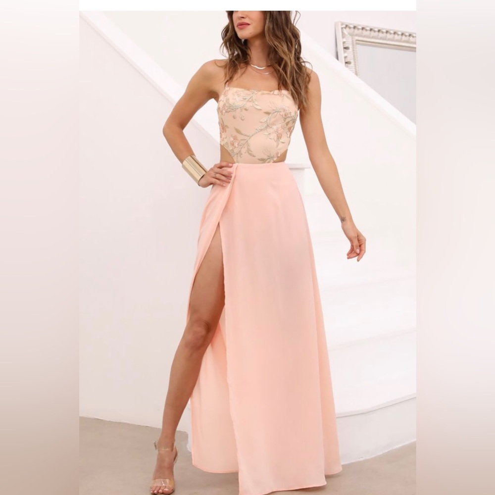 Lucy in the sky Long maxi peach dress (small)